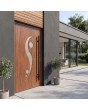 Eingangstür aus Aluminium in der Farbe „Golden Oak“ mit hochmodernen Sicherheitsschlössern