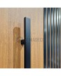 LIM RAIL6 double - Aluminium-Doppelflügeltür mit schwarzen Vertikal-Lamellen aus Aluminiumprofilen