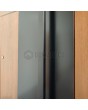 PIVOT V35 – Eingangstür aus Aluminium mit Holzstruktur und Edelstahl-Dekor