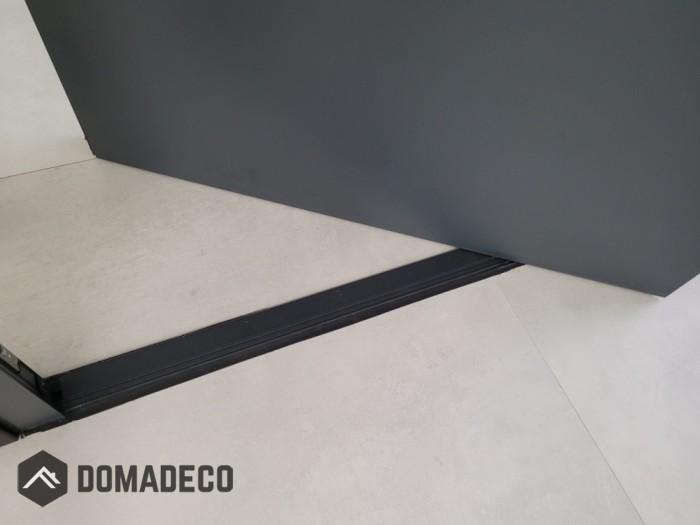 PIVOT V19 – Große Aluminium-Drehtür mit thermischer Trennung