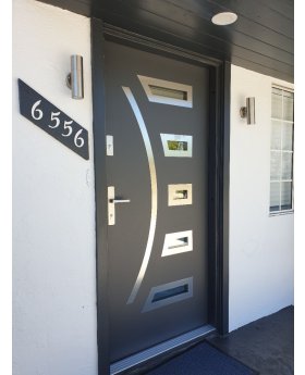 Farbe: glatt anthrazit; Glasart: reflektierend